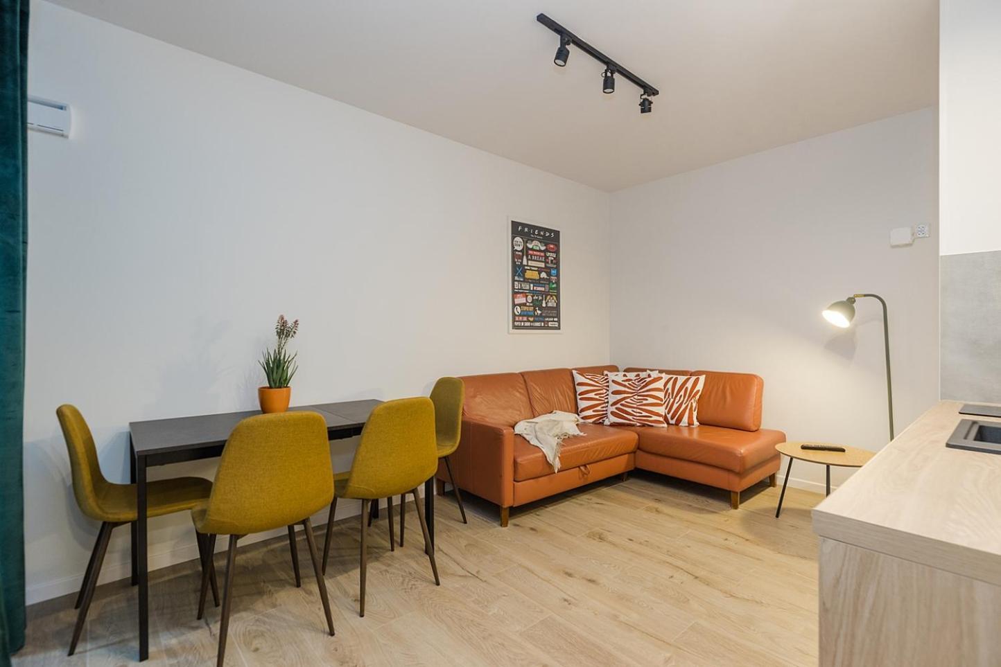Lineburg Villa Apartments วอร์ซอ ภายนอก รูปภาพ