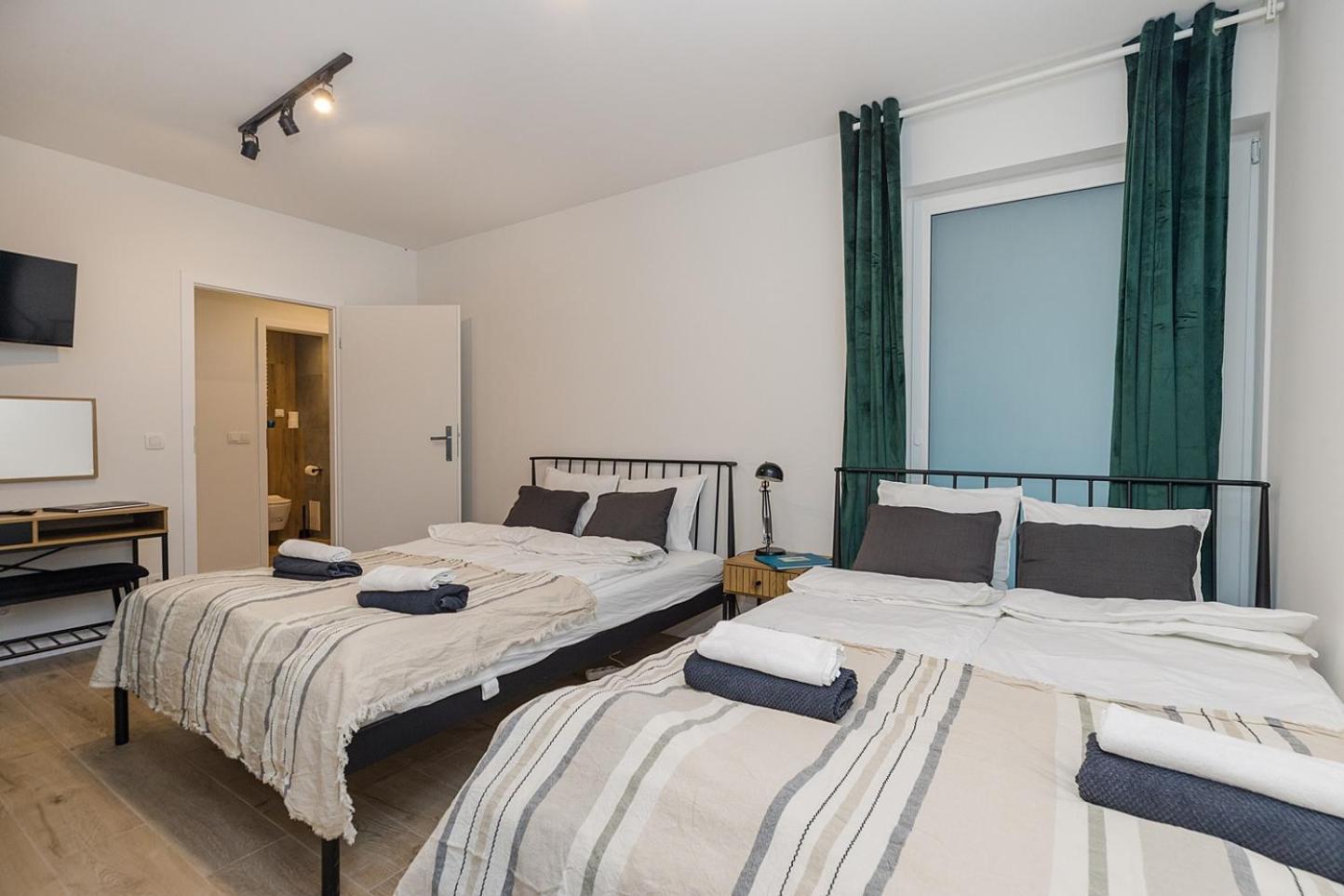 Lineburg Villa Apartments วอร์ซอ ภายนอก รูปภาพ
